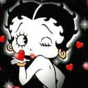 Meet your Posher, Claudia